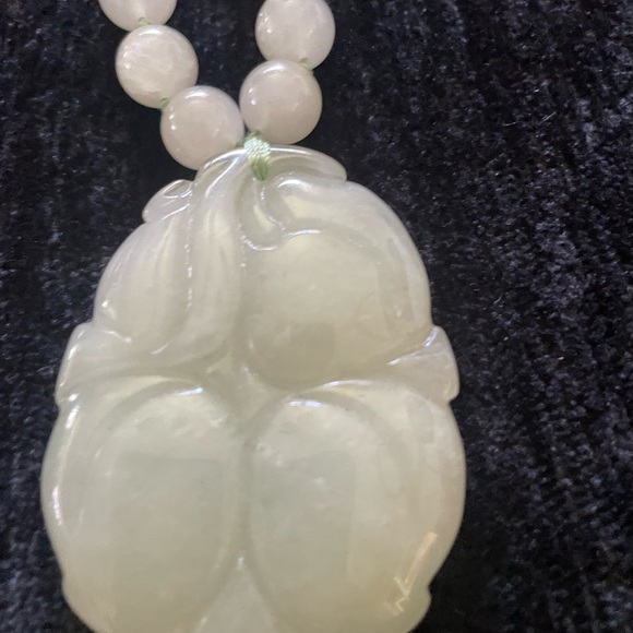 Vintage Asian jade necklace - Picture 2 of 8